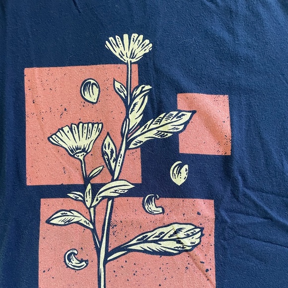 In Angles - Picture 2 of 2